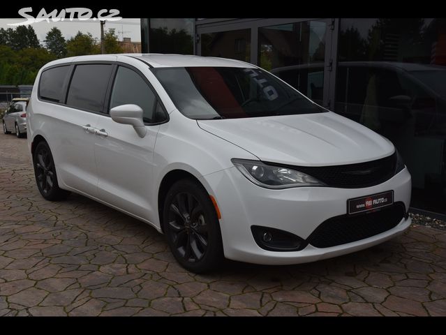 Chrysler Pacifica